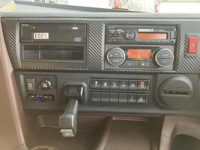 日野 プロフィア 2DG-FS1AHE(6x4)の写真9