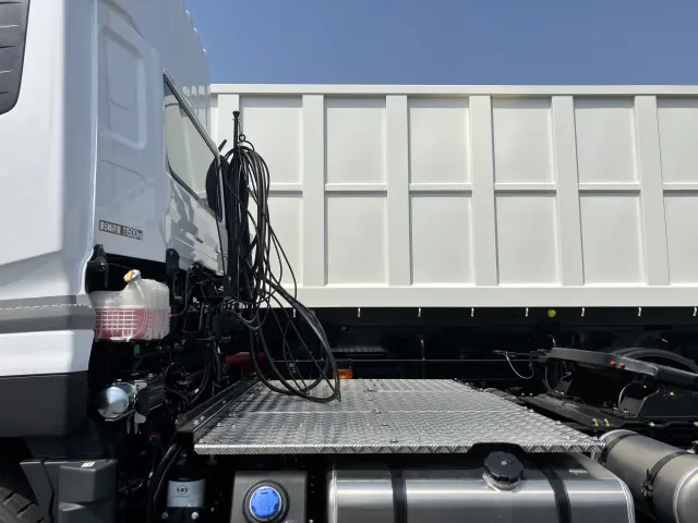 ＵＤ クオン 2PG-GK5DAD(2WD)の写真4