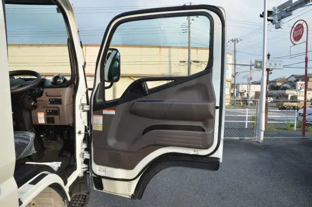 三菱 キャンター 2RG-FEB50(2WD)の写真26