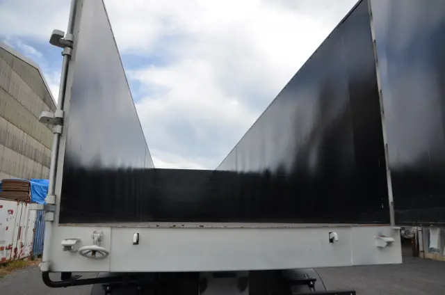 日本トレクス 46立米(46㎥)【40立米(40㎥)以上 大容量!】 深ダンプトレーラー 極東開発 スウェーデン鋼(HARDOX) シングル引き PFB34112(未入力/関係無)の写真4