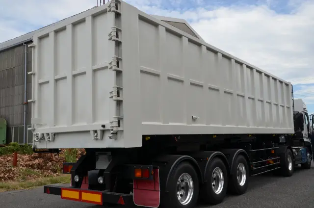 日本トレクス 46立米(46㎥)【40立米(40㎥)以上 大容量!】 深ダンプトレーラー 極東開発 スウェーデン鋼(HARDOX) シングル引き PFB34112(未入力/関係無)の写真5