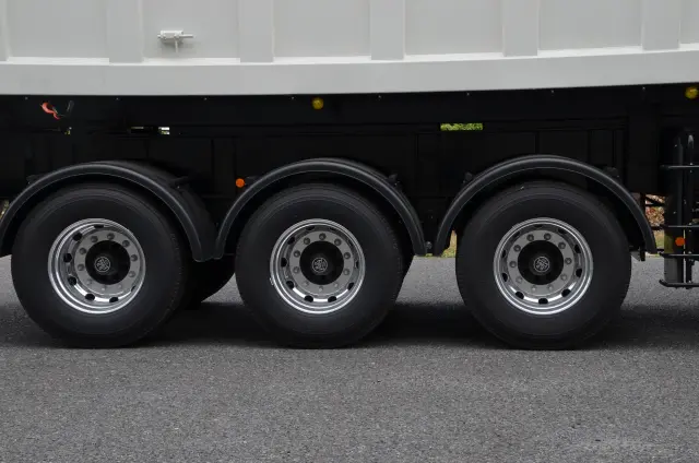 日本トレクス 46立米(46㎥)【40立米(40㎥)以上 大容量!】 深ダンプトレーラー 極東開発 スウェーデン鋼(HARDOX) シングル引き PFB34112(未入力/関係無)の写真8