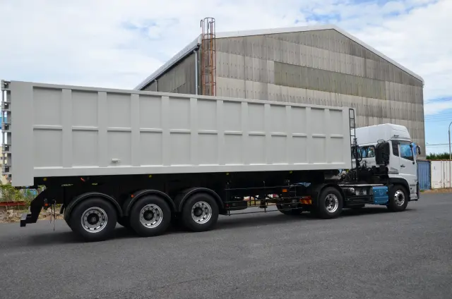 日本トレクス 46立米(46㎥)【40立米(40㎥)以上 大容量!】 深ダンプトレーラー 極東開発 スウェーデン鋼(HARDOX) シングル引き PFB34112(未入力/関係無)の写真9