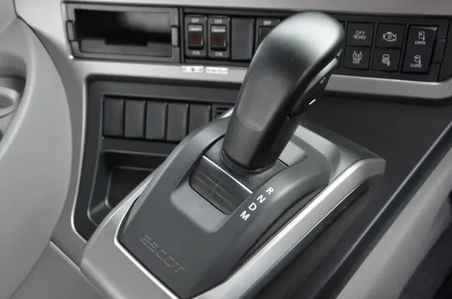 ＵＤ クオン 2RG-CW5FL(6x4)の写真2