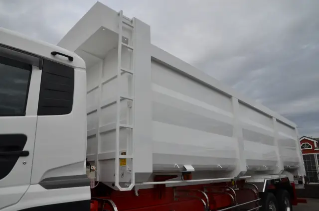 ＵＤ クオン 2RG-CW5FL(6x4)の写真5