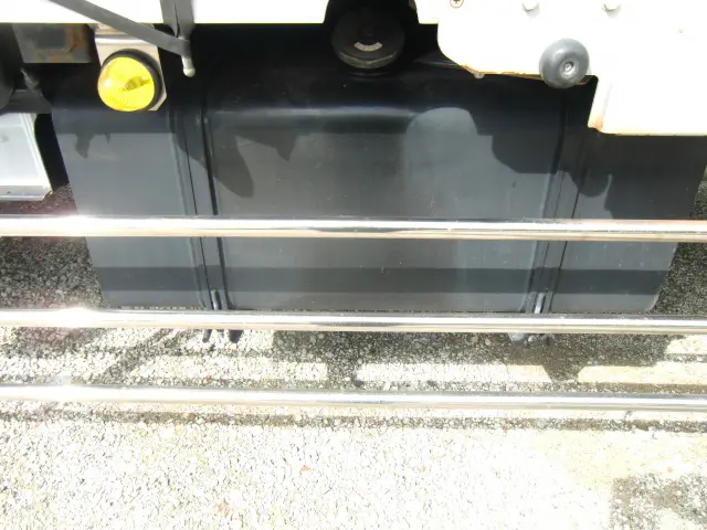 日野 プロフィア 2DG-FR1AHG(6x2)の写真18