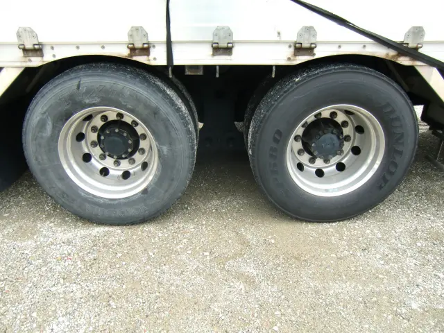 日野 プロフィア 2DG-FR1AHG(6x2)の写真34