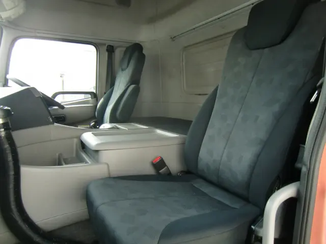 UD クオン 2PG-GK5AAB(2WD)の写真28