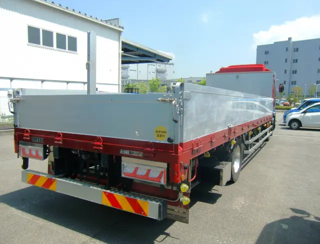 いすゞ フォワード 2RG-FTR90V2(2WD)の写真4