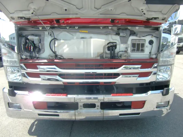 いすゞ フォワード 2RG-FTR90V2(2WD)の写真8