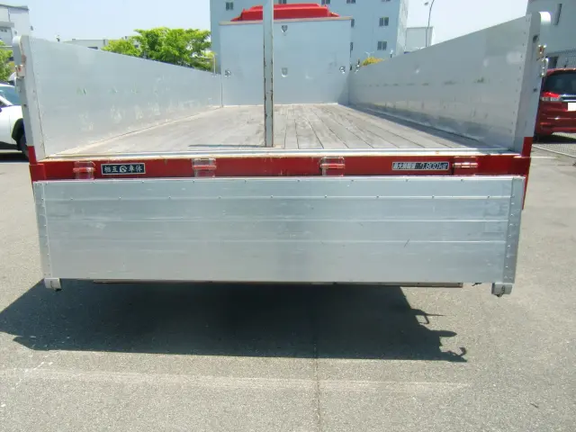 いすゞ フォワード 2RG-FTR90V2(2WD)の写真10