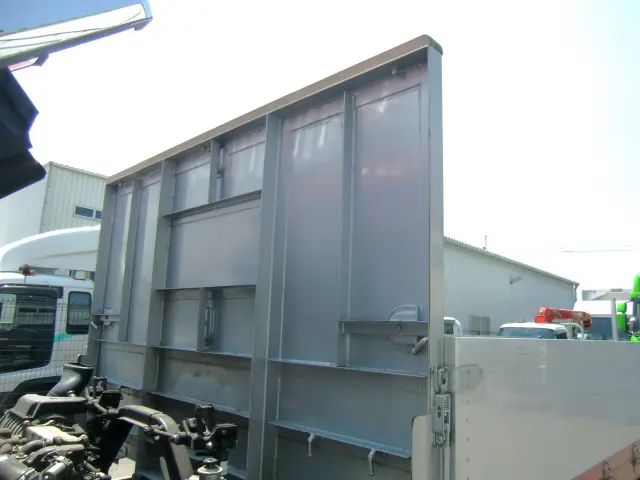 いすゞ フォワード 2RG-FTR90V2(2WD)の写真10