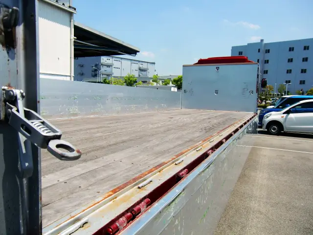 いすゞ フォワード 2RG-FTR90V2(2WD)の写真13