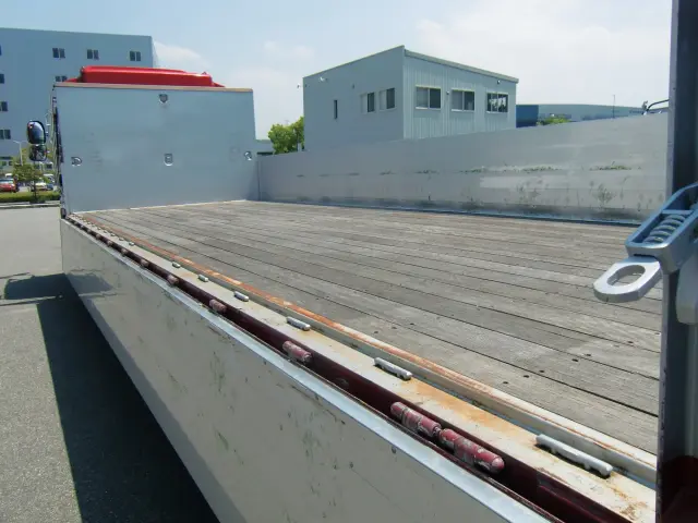 いすゞ フォワード 2RG-FTR90V2(2WD)の写真14