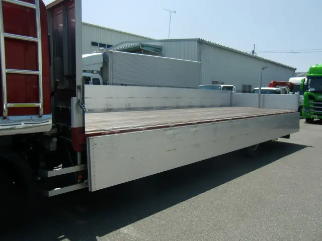 いすゞ フォワード 2RG-FTR90V2(2WD)の写真15