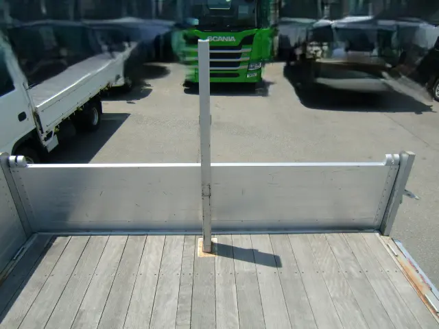 いすゞ フォワード 2RG-FTR90V2(2WD)の写真17