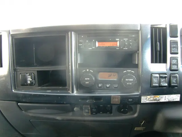 いすゞ フォワード 2RG-FTR90V2(2WD)の写真20