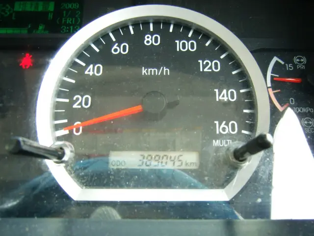 いすゞ フォワード 2RG-FTR90V2(2WD)の写真21