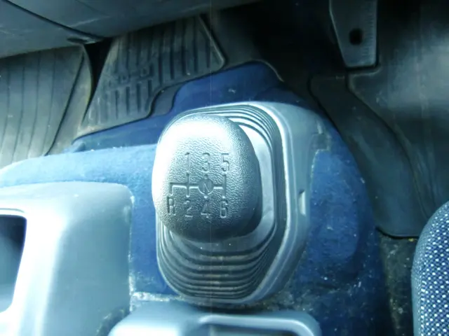 いすゞ フォワード 2RG-FTR90V2(2WD)の写真26