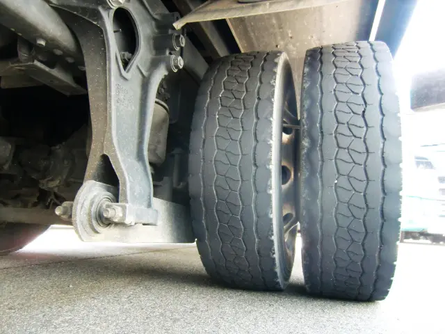 いすゞ フォワード 2RG-FTR90V2(2WD)の写真39