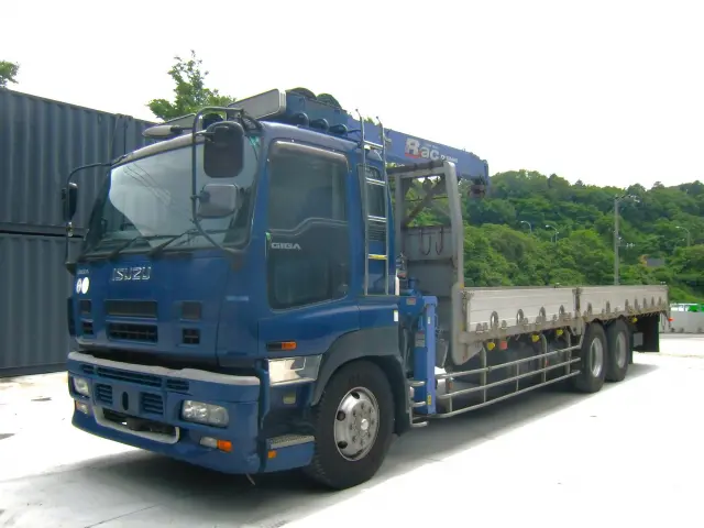 いすゞ ギガ PDG-CYZ77V8(6x4)の写真1