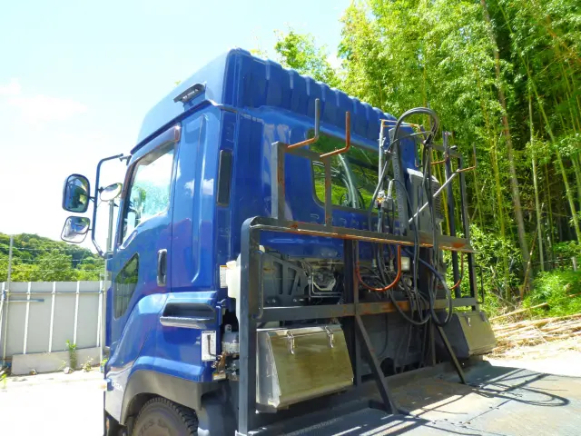 いすゞ ギガ QKG-EXD52BE(2WD)の写真9