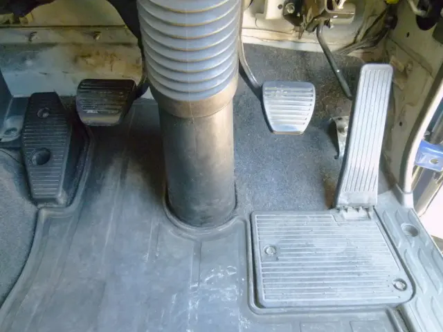 いすゞ ギガ QKG-EXD52BE(2WD)の写真26