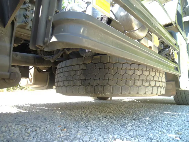 いすゞ ギガ QKG-EXD52BE(2WD)の写真28