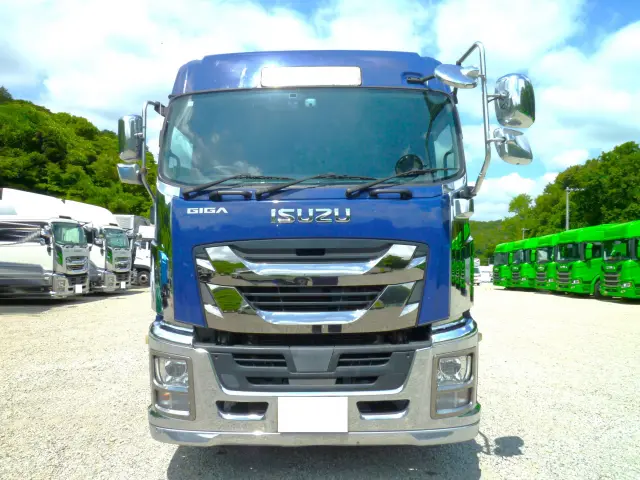 いすゞ ギガ 2PG-EXD52CE(2WD)の写真2