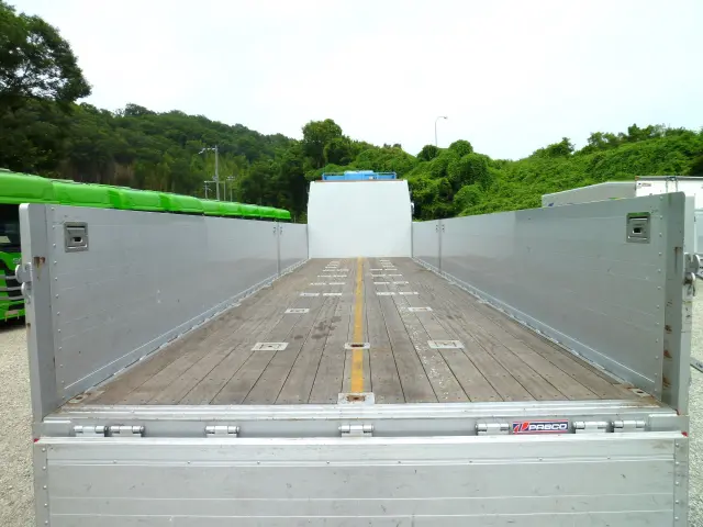 いすゞ ギガ 2PG-CYL77C(6x2)の写真10