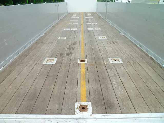 いすゞ ギガ 2PG-CYL77C(6x2)の写真11