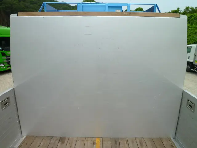 いすゞ ギガ 2PG-CYL77C(6x2)の写真12