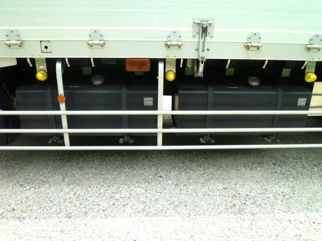 いすゞ ギガ 2PG-CYL77C(6x2)の写真24