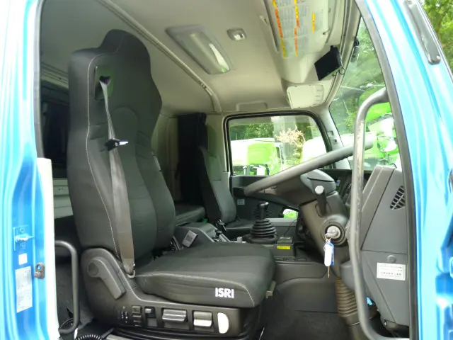 いすゞ ギガ 2PG-CYL77C(6x2)の写真25