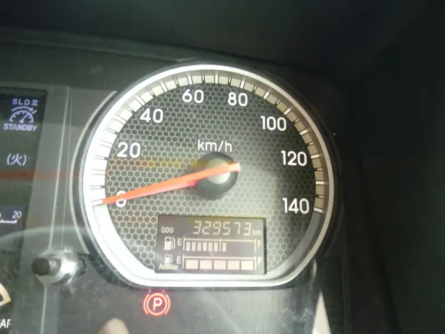 いすゞ ギガ 2PG-CYL77C(6x2)の写真27