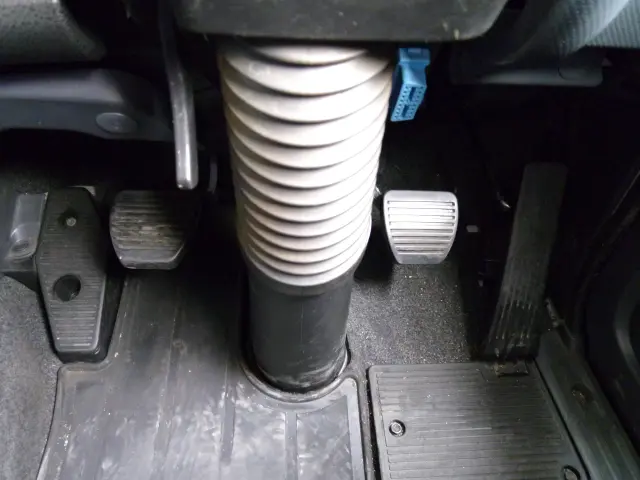 いすゞ ギガ 2PG-CYL77C(6x2)の写真29