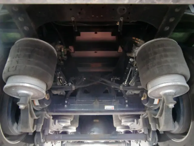 いすゞ ギガ 2PG-CYL77C(6x2)の写真35