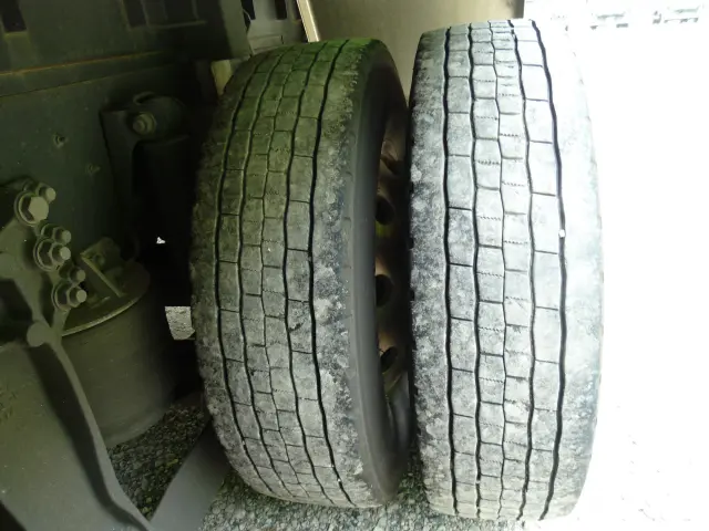 いすゞ ギガ 2PG-CYL77C(6x2)の写真45