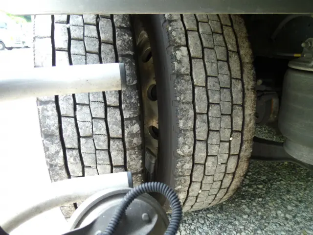 いすゞ ギガ 2PG-CYL77C(6x2)の写真46