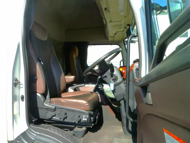 日野 レンジャー 2KG-GD2ABG(2WD)の写真32