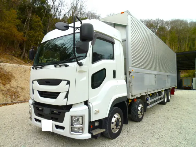 いすゞ ギガ 2PG-CYJ77C(8x4)の写真1