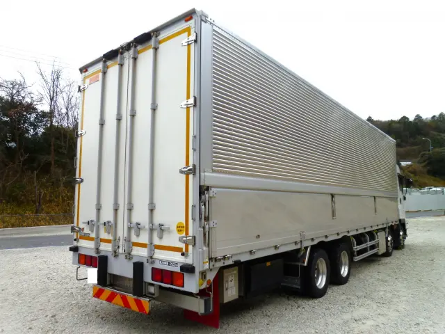 いすゞ ギガ 2PG-CYJ77C(8x4)の写真4