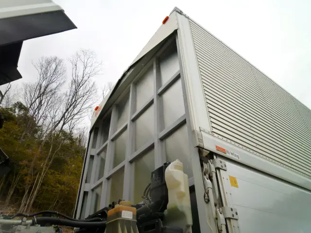 いすゞ ギガ 2PG-CYJ77C(8x4)の写真9