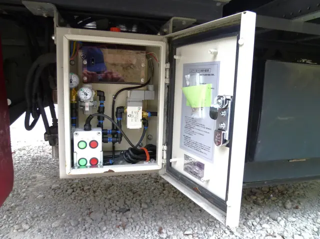 いすゞ ギガ 2PG-CYJ77C(8x4)の写真24