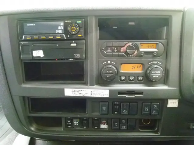 いすゞ ギガ 2PG-CYJ77C(8x4)の写真30