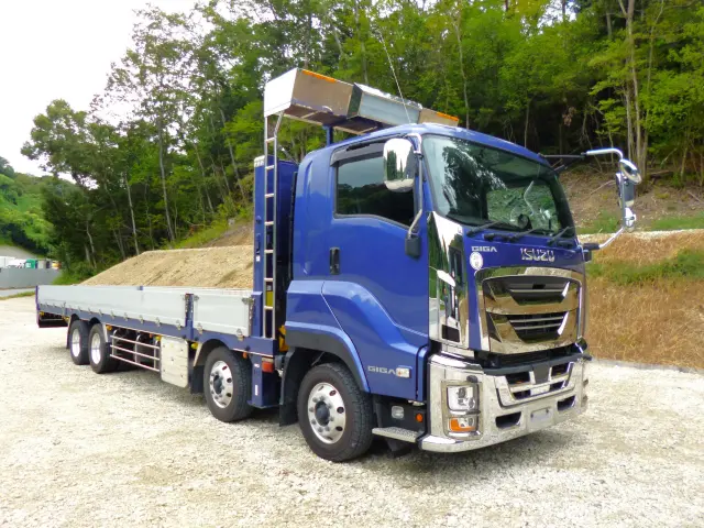 いすゞ ギガ 2PG-CYJ77D(8x4)の写真3