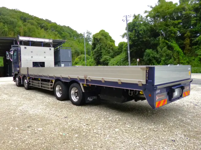 いすゞ ギガ 2PG-CYJ77D(8x4)の写真6