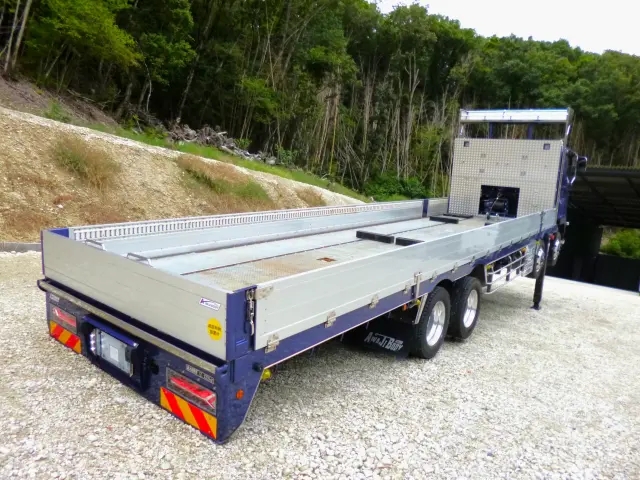 いすゞ ギガ 2PG-CYJ77D(8x4)の写真15