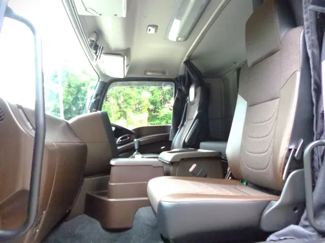 いすゞ ギガ 2PG-CYJ77D(8x4)の写真31