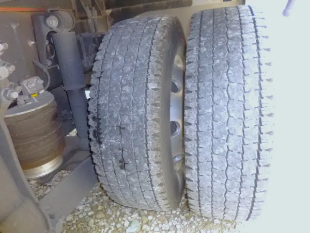 いすゞ ギガ 2PG-CYJ77D(8x4)の写真48